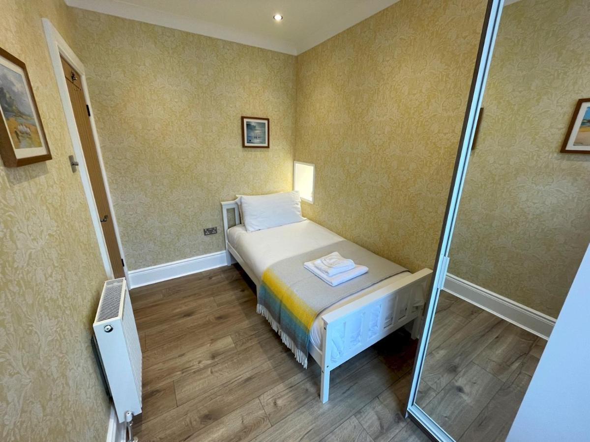 Pass The Keys Beautifully Presented 3Br Luxury Apartment 커쿠브리 외부 사진